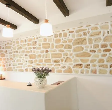 La Pierre 利迈纳里亚